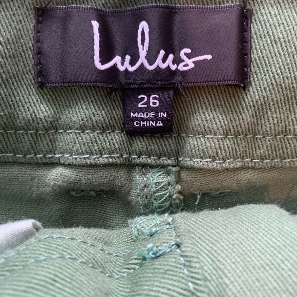 Lulu’s pants - Picture 2 of 2